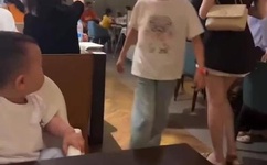 男女一起努力生孩子不盖被子视频